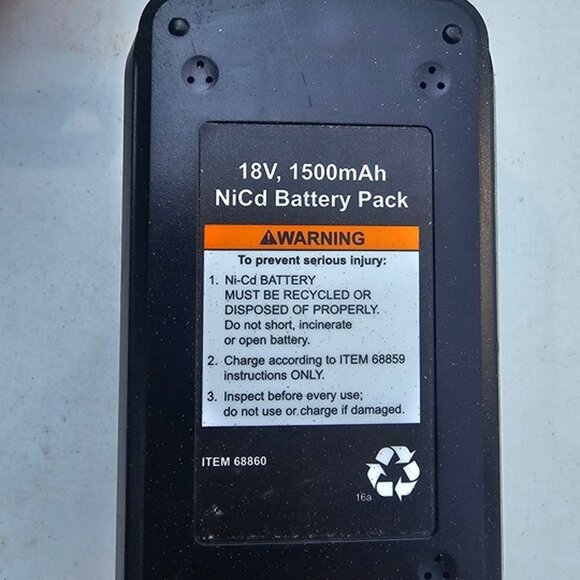 Chicago Electric Power Tools Hand Saw Detachable Battery - Picture 8 of 9